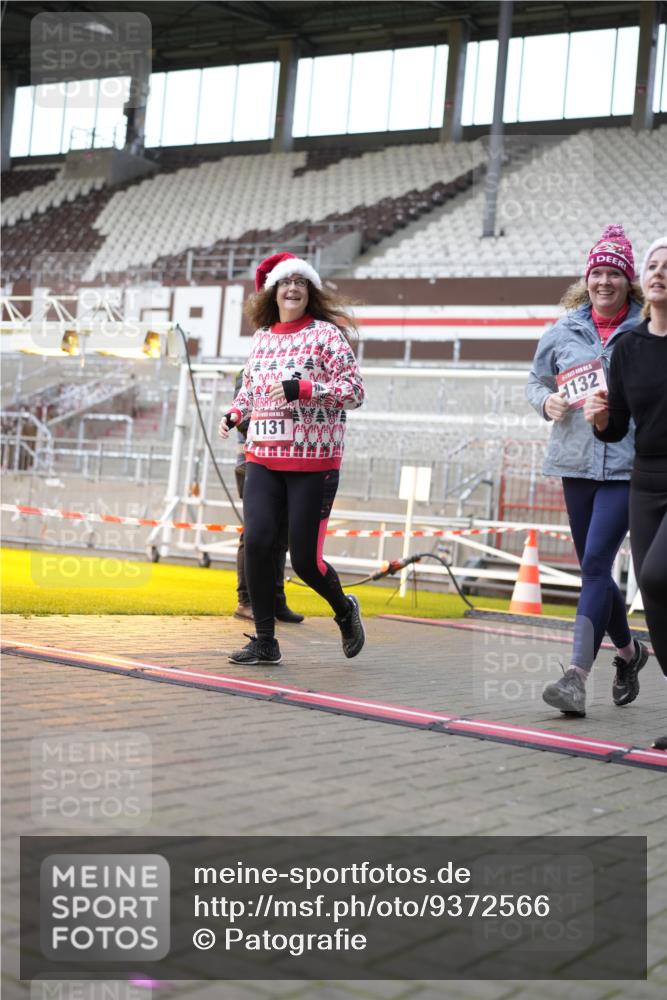 07.12.2025 - St. Pauli X-Mass-Run No. 15 Patografie http://msf.ph/oto/9372566 07.12.2025 11:55:30 Ziel 299, 1131, 1132, 1535, 1835, 3611, 4013, 4785 meine-sportfotos.de