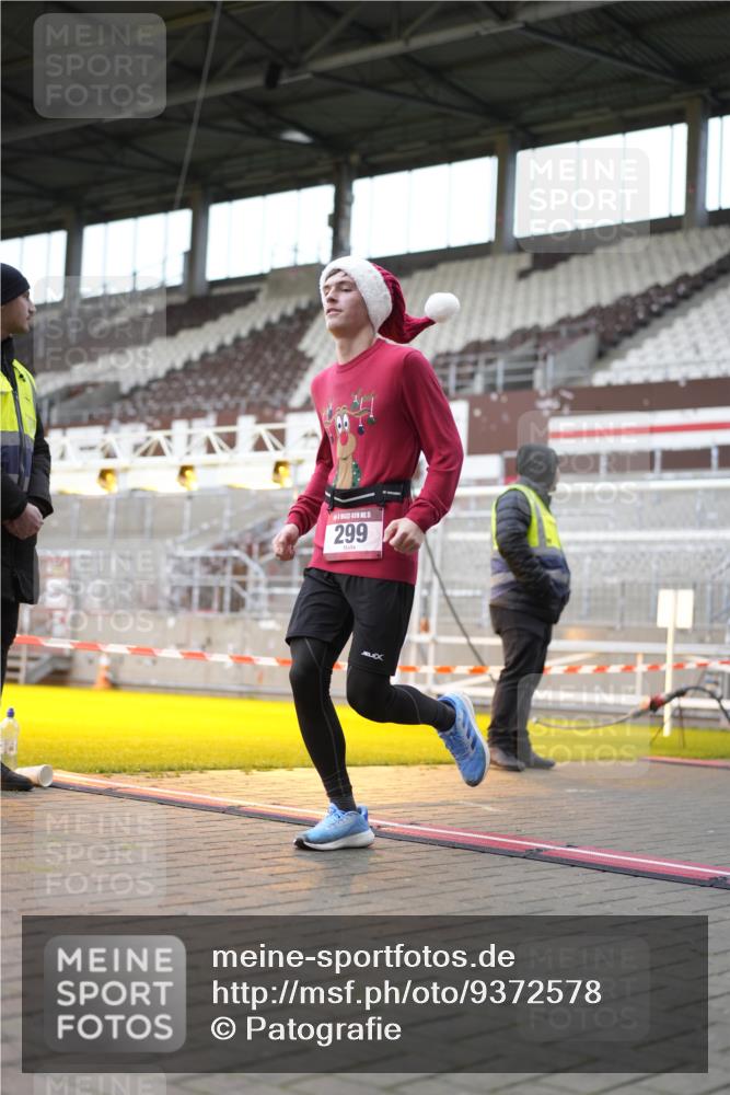 07.12.2025 - St. Pauli X-Mass-Run No. 15 Patografie http://msf.ph/oto/9372578 07.12.2025 11:55:35 Ziel 299, 1131, 1132, 1535, 1835, 3611, 4013, 4785 meine-sportfotos.de