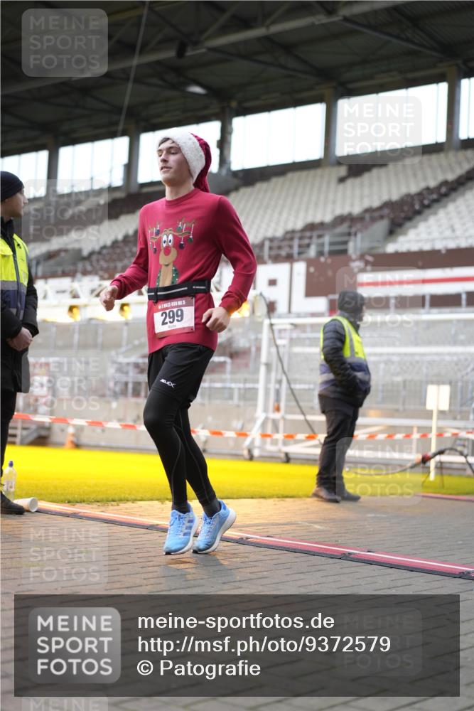 07.12.2025 - St. Pauli X-Mass-Run No. 15 Patografie http://msf.ph/oto/9372579 07.12.2025 11:55:35 Ziel 299, 1131, 1132, 1535, 1835, 3611, 4013, 4785 meine-sportfotos.de