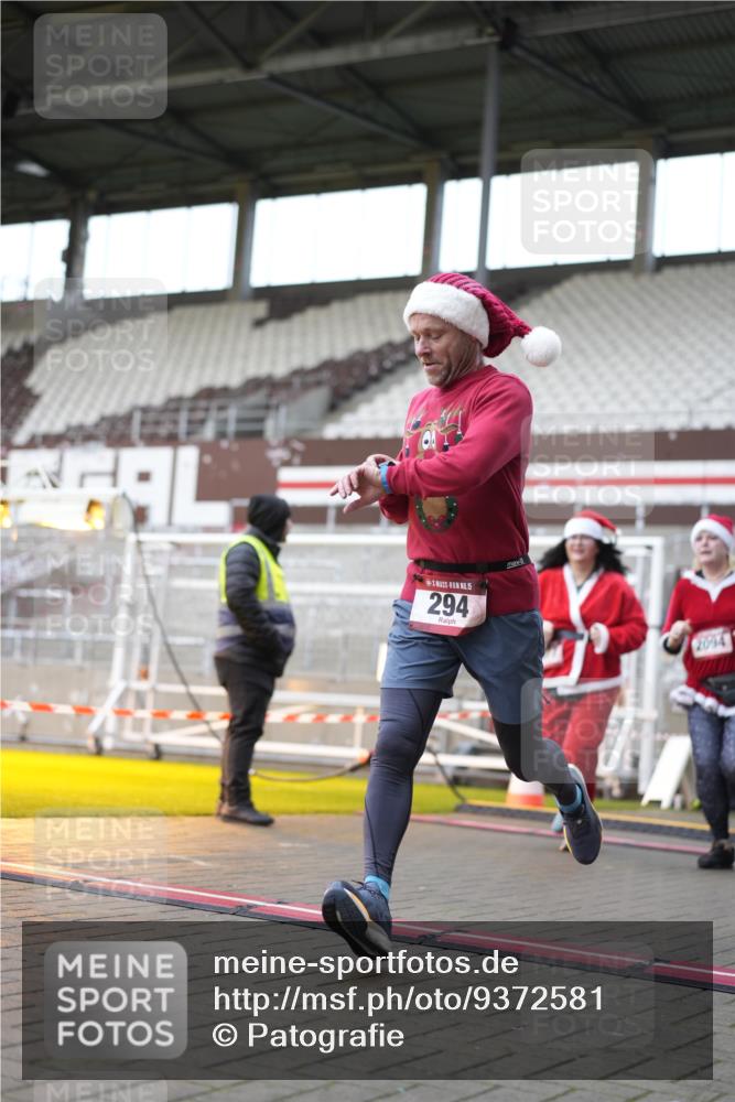 07.12.2025 - St. Pauli X-Mass-Run No. 15 Patografie http://msf.ph/oto/9372581 07.12.2025 11:55:49 Ziel 294, 299, 1042, 2077, 2094 meine-sportfotos.de