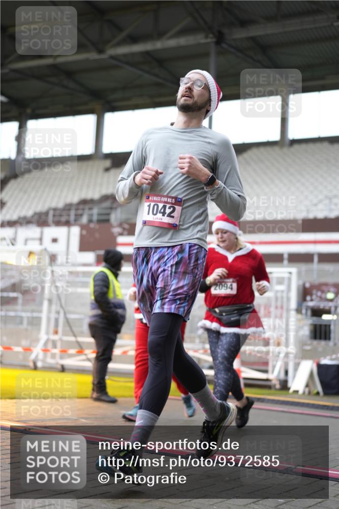 07.12.2025 - St. Pauli X-Mass-Run No. 15 Patografie http://msf.ph/oto/9372585 07.12.2025 11:55:50 Ziel 294, 299, 1042, 2077, 2094 meine-sportfotos.de
