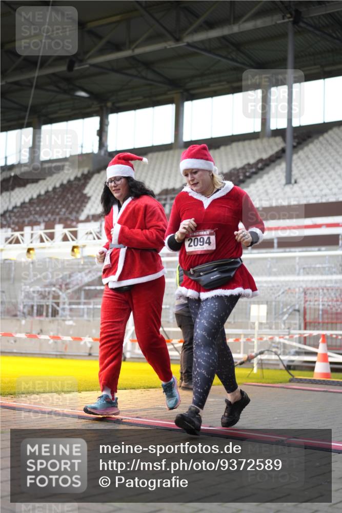 07.12.2025 - St. Pauli X-Mass-Run No. 15 Patografie http://msf.ph/oto/9372589 07.12.2025 11:55:51 Ziel 294, 1042, 2077, 2094, 3802 meine-sportfotos.de