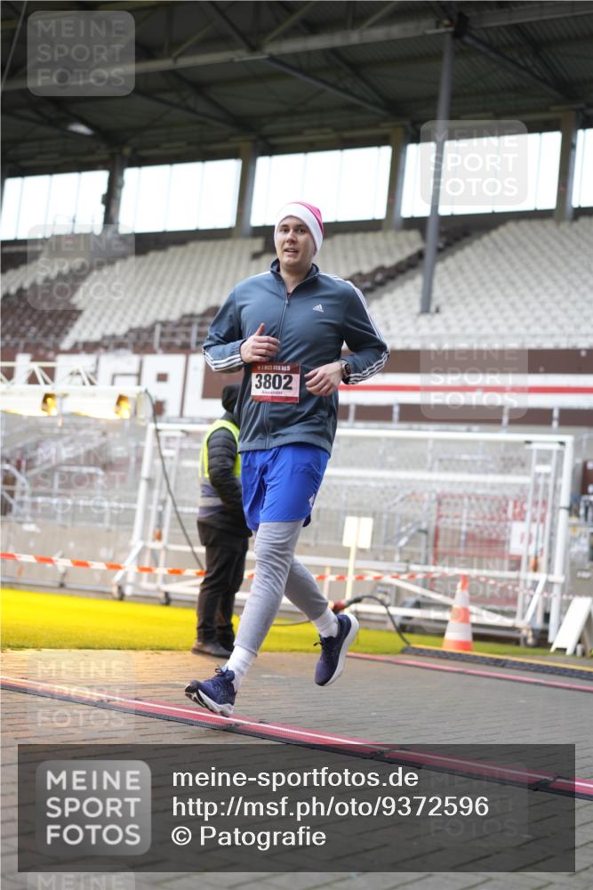 07.12.2025 - St. Pauli X-Mass-Run No. 15 Patografie http://msf.ph/oto/9372596 07.12.2025 11:55:56 Ziel 294, 1042, 2077, 2094, 2455, 3802 meine-sportfotos.de