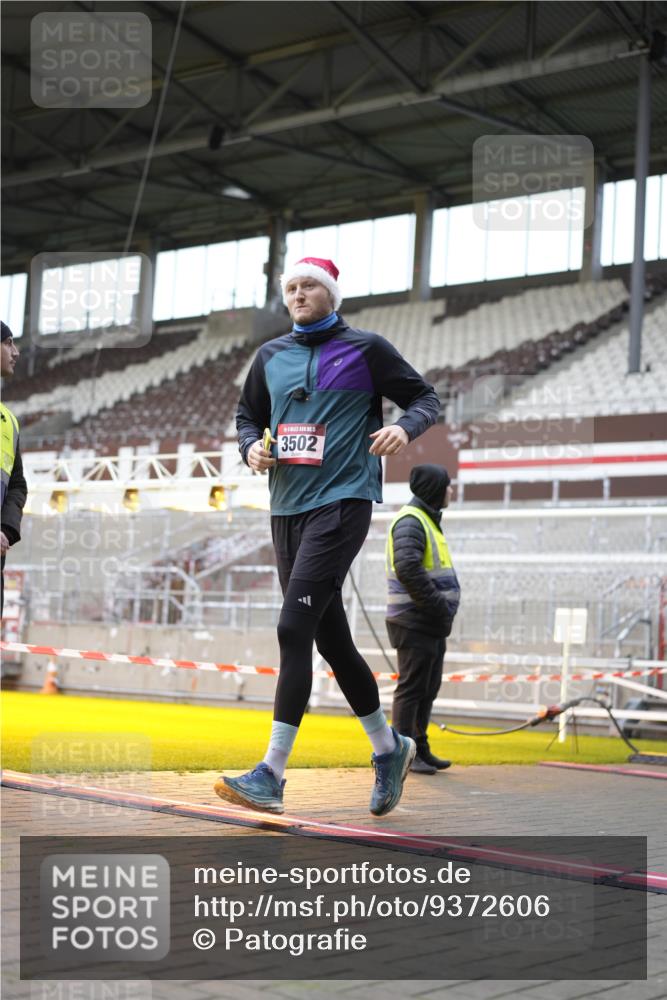 07.12.2025 - St. Pauli X-Mass-Run No. 15 Patografie http://msf.ph/oto/9372606 07.12.2025 11:56:02 Ziel 294, 1030, 1042, 1144, 2077, 2094, 2455, 3499, 3502, 3802 meine-sportfotos.de