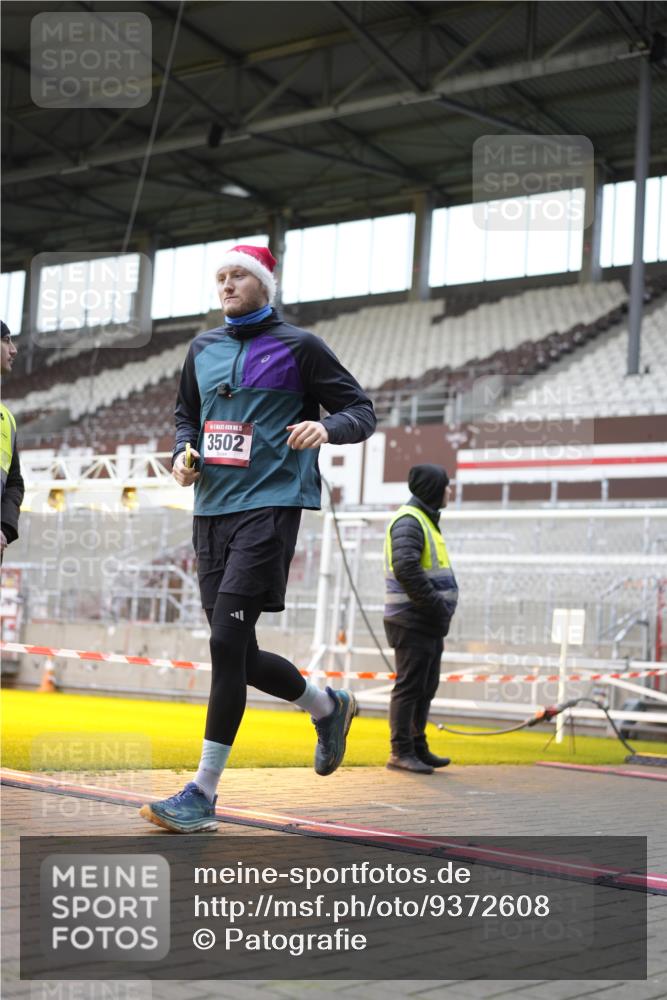 07.12.2025 - St. Pauli X-Mass-Run No. 15 Patografie http://msf.ph/oto/9372608 07.12.2025 11:56:02 Ziel 294, 1030, 1042, 1144, 2077, 2094, 2455, 3499, 3502, 3802 meine-sportfotos.de