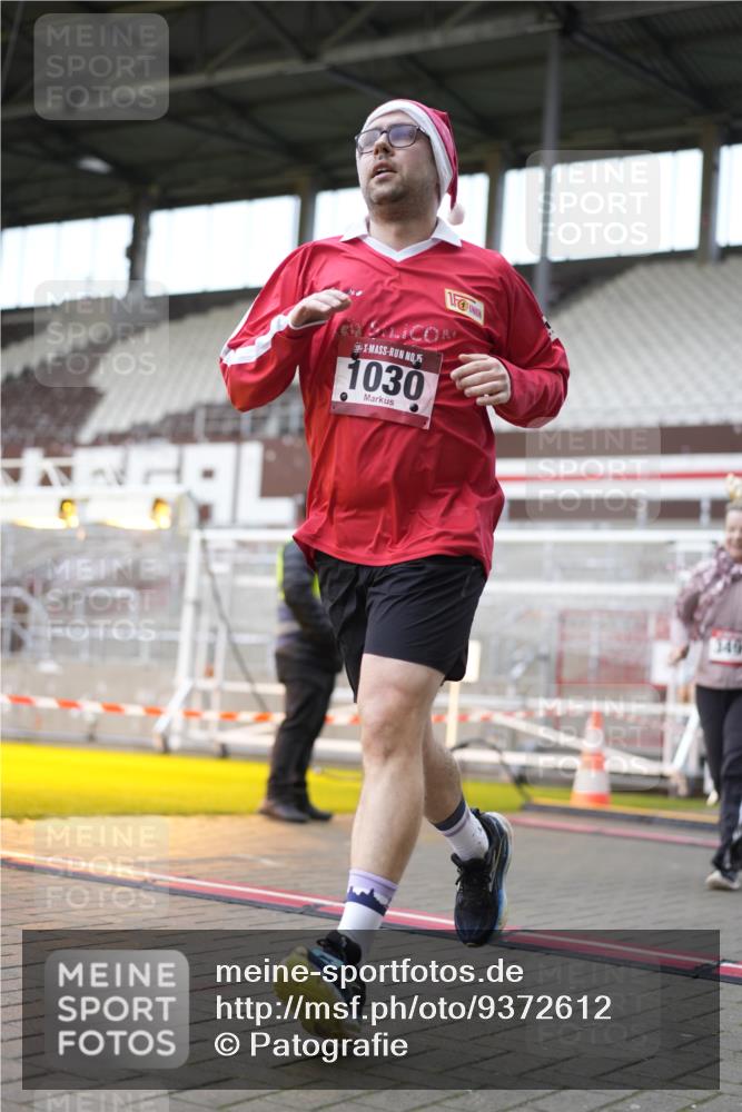 07.12.2025 - St. Pauli X-Mass-Run No. 15 Patografie http://msf.ph/oto/9372612 07.12.2025 11:56:04 Ziel 294, 1030, 1042, 1144, 2077, 2094, 2455, 3499, 3502, 3802 meine-sportfotos.de