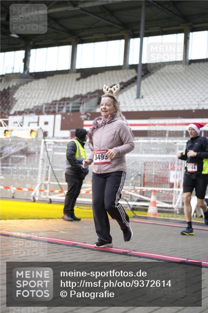 07.12.2025 - St. Pauli X-Mass-Run No. 15 Patografie http://msf.ph/oto/9372614 07.12.2025 11:56:05 Ziel 1030, 1042, 1144, 2077, 2094, 2455, 3499, 3502, 3802 meine-sportfotos.de