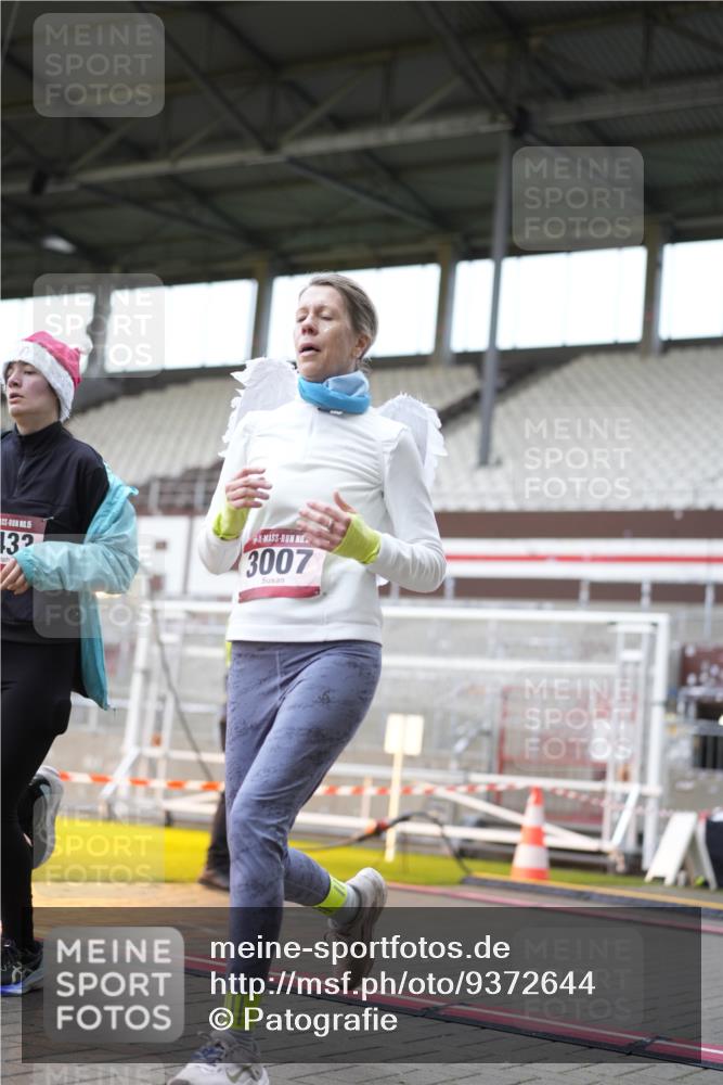 07.12.2025 - St. Pauli X-Mass-Run No. 15 Patografie http://msf.ph/oto/9372644 07.12.2025 11:56:28 Ziel 1088, 2929, 3007, 3433, 3496, 3498, 3511, 3843, 3900 meine-sportfotos.de