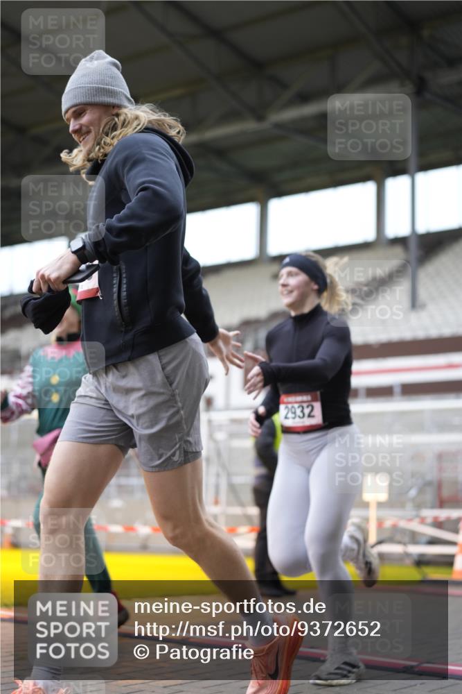 07.12.2025 - St. Pauli X-Mass-Run No. 15 Patografie http://msf.ph/oto/9372652 07.12.2025 11:56:34 Ziel 2929, 2932, 3007, 3433, 3842, 3843, 3844, 3900 meine-sportfotos.de