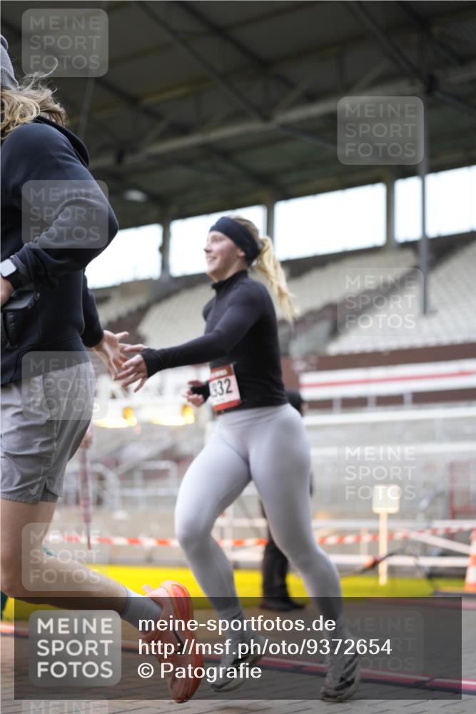 07.12.2025 - St. Pauli X-Mass-Run No. 15 Patografie http://msf.ph/oto/9372654 07.12.2025 11:56:34 Ziel 2929, 2932, 3007, 3433, 3842, 3843, 3844, 3900 meine-sportfotos.de