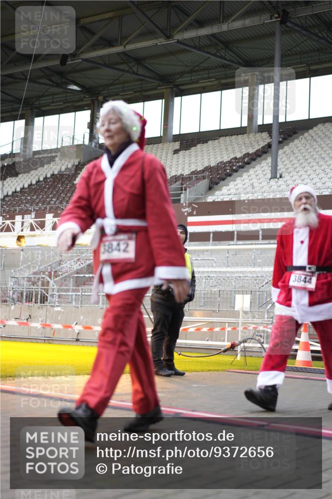 07.12.2025 - St. Pauli X-Mass-Run No. 15 Patografie http://msf.ph/oto/9372656 07.12.2025 11:56:36 Ziel 2596, 2598, 2599, 2929, 2932, 3007, 3433, 3842, 3843, 3844 meine-sportfotos.de