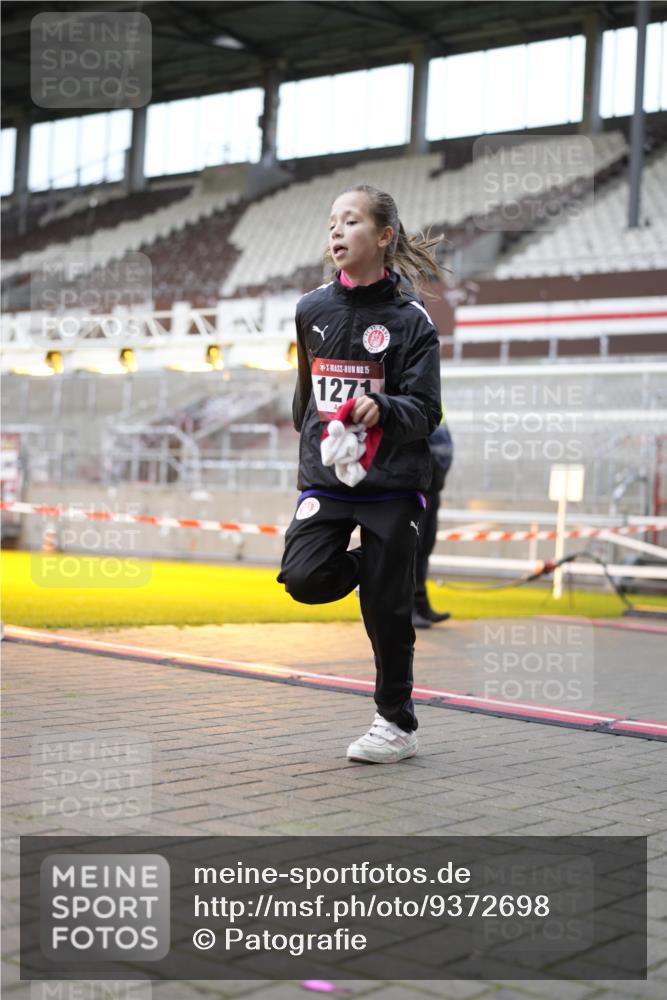 07.12.2025 - St. Pauli X-Mass-Run No. 15 Patografie http://msf.ph/oto/9372698 07.12.2025 11:56:54 Ziel 722, 1271, 2596, 2598, 2599, 2824, 2825, 2826, 3383, 3459, 4172, 4174 meine-sportfotos.de