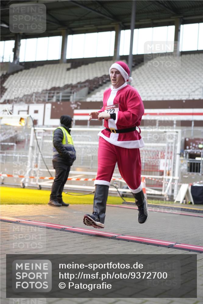 07.12.2025 - St. Pauli X-Mass-Run No. 15 Patografie http://msf.ph/oto/9372700 07.12.2025 11:56:56 Ziel 722, 1271, 1836, 1877, 2596, 2598, 2599, 2824, 2825, 2826, 3383, 3459, 4172, 4174 meine-sportfotos.de