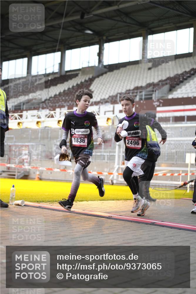 07.12.2025 - St. Pauli X-Mass-Run No. 15 Patografie http://msf.ph/oto/9373065 07.12.2025 11:57:01 Ziel 722, 1271, 1836, 1877, 2496, 2825, 2826, 3383 meine-sportfotos.de