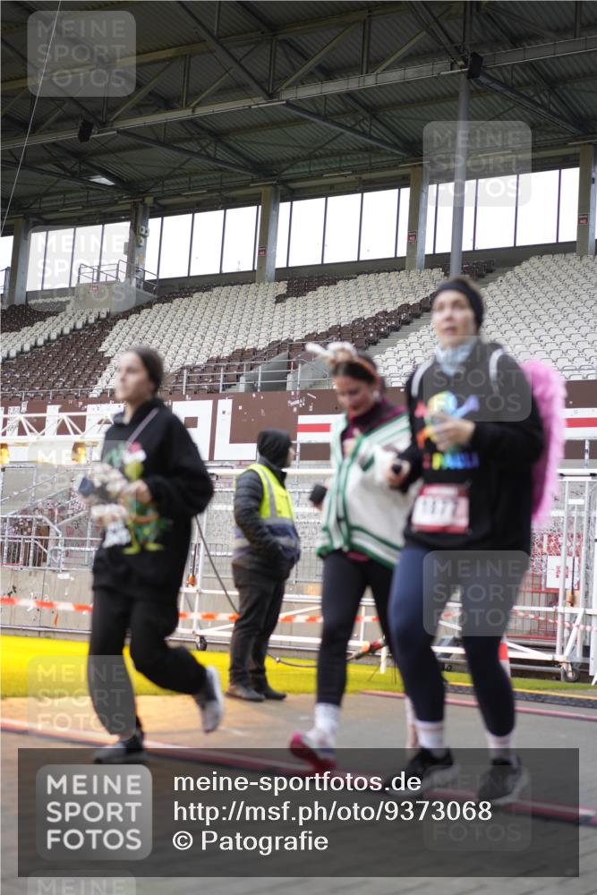 07.12.2025 - St. Pauli X-Mass-Run No. 15 Patografie http://msf.ph/oto/9373068 07.12.2025 11:57:02 Ziel 722, 1271, 1836, 1877, 2496, 2825, 2826, 3383 meine-sportfotos.de