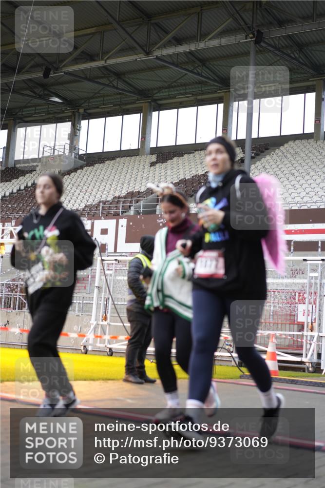 07.12.2025 - St. Pauli X-Mass-Run No. 15 Patografie http://msf.ph/oto/9373069 07.12.2025 11:57:02 Ziel 722, 1271, 1836, 1877, 2496, 2825, 2826, 3383 meine-sportfotos.de