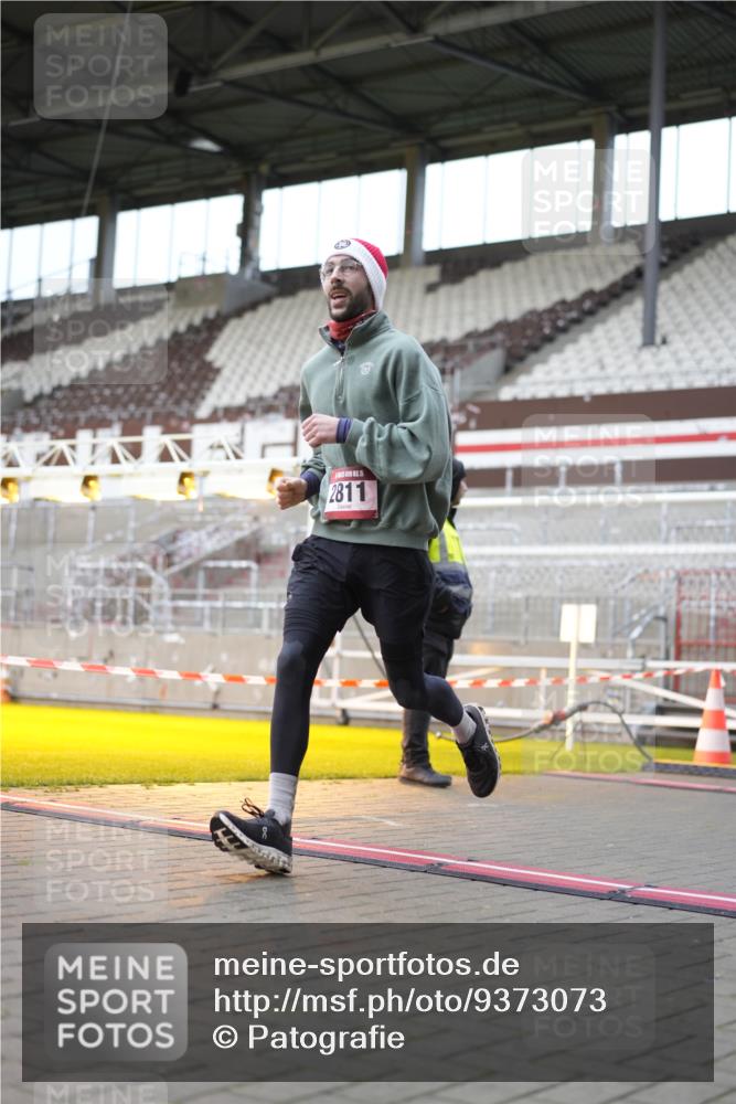 07.12.2025 - St. Pauli X-Mass-Run No. 15 Patografie http://msf.ph/oto/9373073 07.12.2025 11:57:17 Ziel 1327, 2496, 2811 meine-sportfotos.de