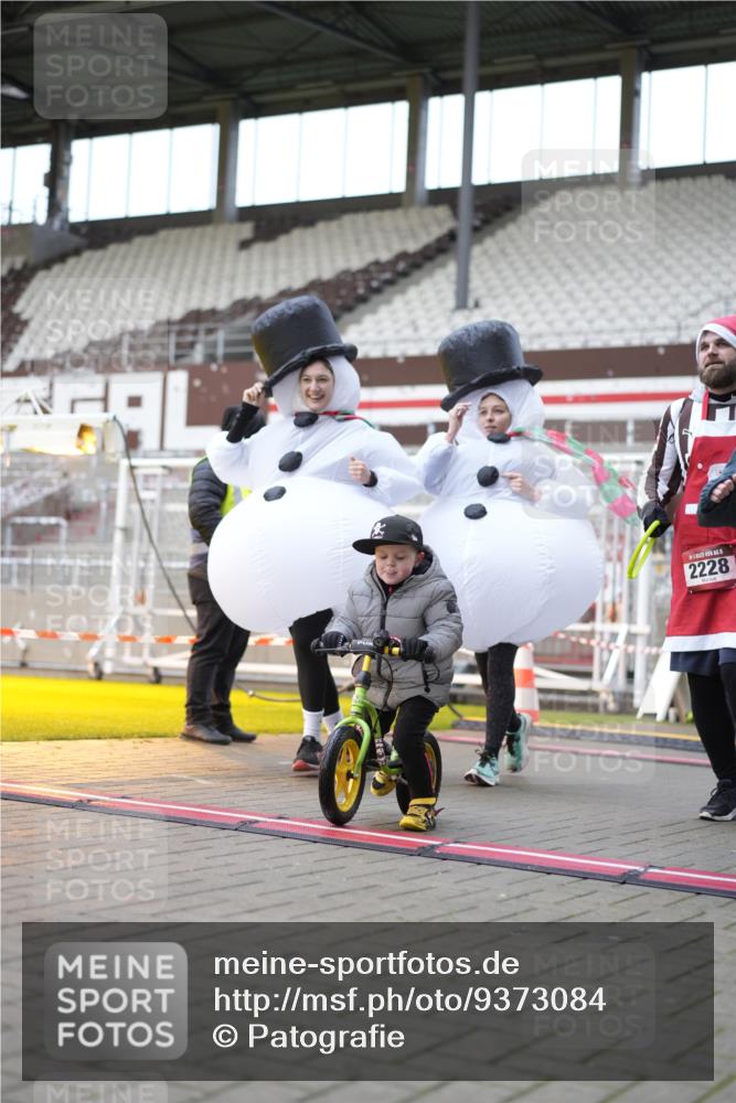 07.12.2025 - St. Pauli X-Mass-Run No. 15 Patografie http://msf.ph/oto/9373084 07.12.2025 11:57:34 Ziel 1327, 2228, 3444, 3452, 3480, 3847, 3852, 3993, 4125 meine-sportfotos.de