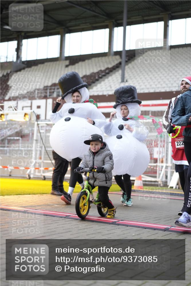 07.12.2025 - St. Pauli X-Mass-Run No. 15 Patografie http://msf.ph/oto/9373085 07.12.2025 11:57:34 Ziel 1327, 2228, 3444, 3452, 3480, 3847, 3852, 3993, 4125 meine-sportfotos.de
