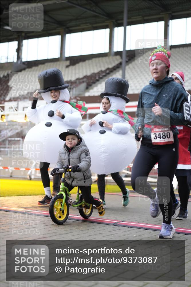 07.12.2025 - St. Pauli X-Mass-Run No. 15 Patografie http://msf.ph/oto/9373087 07.12.2025 11:57:34 Ziel 1327, 2228, 3444, 3452, 3480, 3847, 3852, 3993, 4125 meine-sportfotos.de