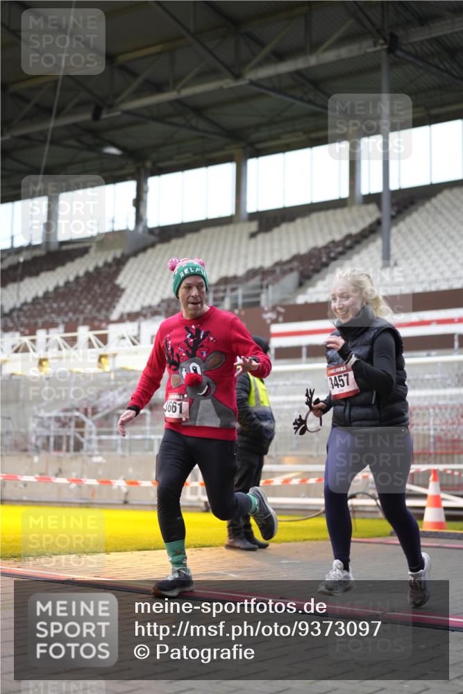 07.12.2025 - St. Pauli X-Mass-Run No. 15 Patografie http://msf.ph/oto/9373097 07.12.2025 11:58:14 Ziel 1151, 1909, 1914, 3457, 3661, 3817, 4721 meine-sportfotos.de