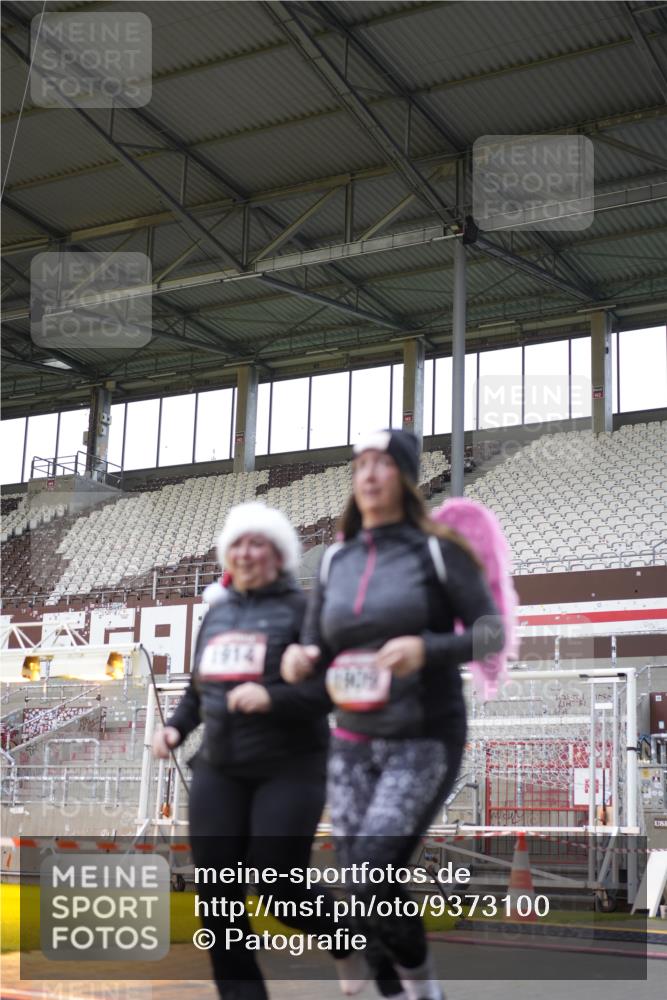 07.12.2025 - St. Pauli X-Mass-Run No. 15 Patografie http://msf.ph/oto/9373100 07.12.2025 11:58:17 Ziel 1151, 1909, 1914, 3150, 3457, 3661, 4057, 4721 meine-sportfotos.de