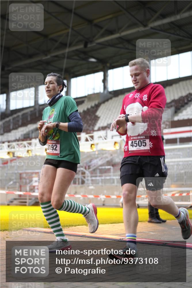 07.12.2025 - St. Pauli X-Mass-Run No. 15 Patografie http://msf.ph/oto/9373108 07.12.2025 11:58:34 Ziel 163, 409, 413, 415, 419, 589, 3150, 3192, 3533, 4057, 4505 meine-sportfotos.de