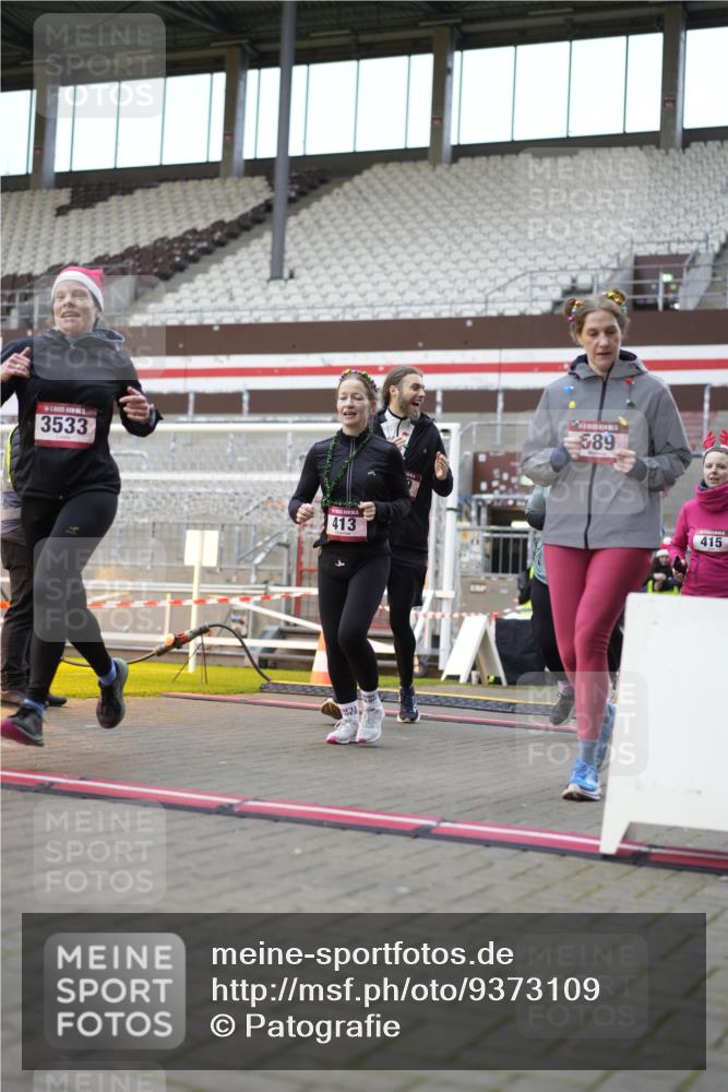 07.12.2025 - St. Pauli X-Mass-Run No. 15 Patografie http://msf.ph/oto/9373109 07.12.2025 11:58:38 Ziel 163, 409, 413, 415, 419, 589, 3192, 3533, 4312, 4505 meine-sportfotos.de