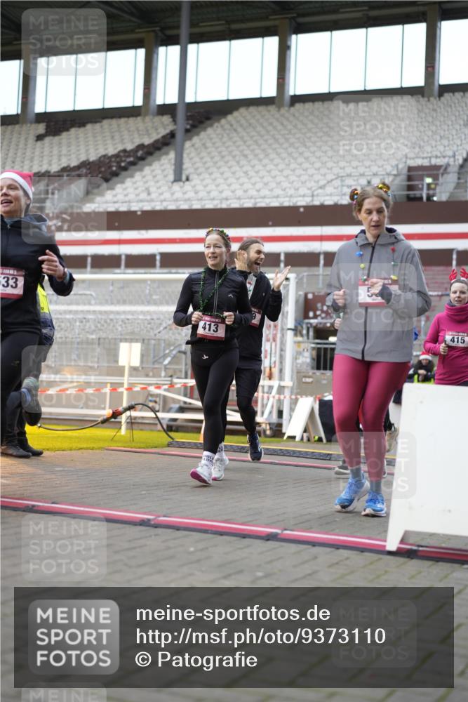 07.12.2025 - St. Pauli X-Mass-Run No. 15 Patografie http://msf.ph/oto/9373110 07.12.2025 11:58:38 Ziel 163, 409, 413, 415, 419, 589, 3192, 3533, 4312, 4505 meine-sportfotos.de