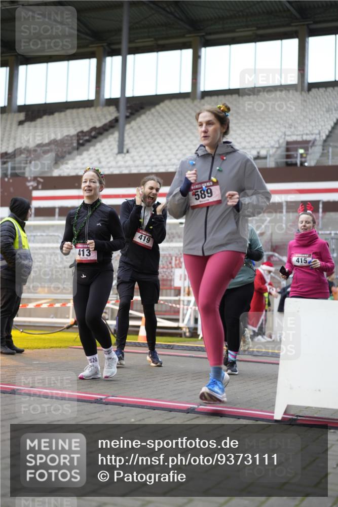 07.12.2025 - St. Pauli X-Mass-Run No. 15 Patografie http://msf.ph/oto/9373111 07.12.2025 11:58:39 Ziel 163, 409, 413, 415, 419, 589, 3192, 3533, 4312, 4505 meine-sportfotos.de