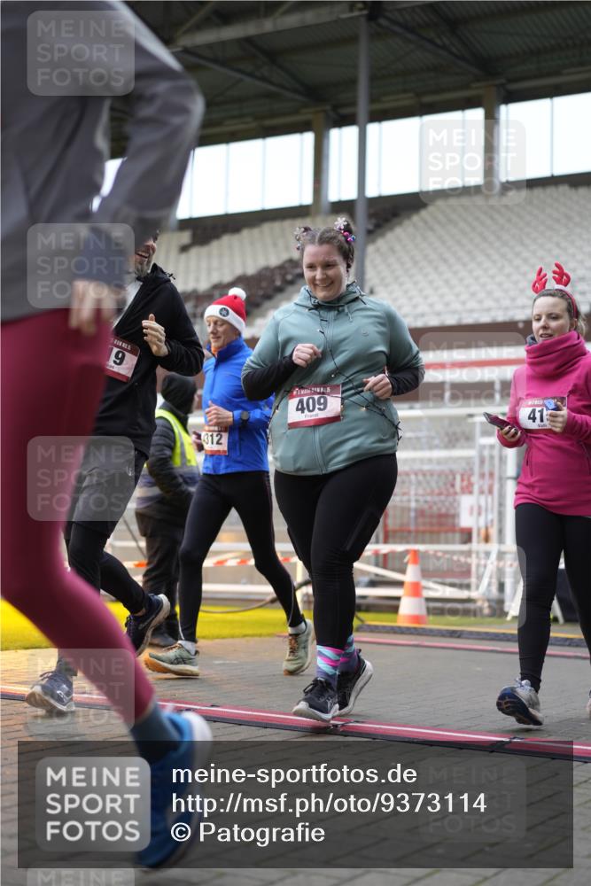 07.12.2025 - St. Pauli X-Mass-Run No. 15 Patografie http://msf.ph/oto/9373114 07.12.2025 11:58:40 Ziel 163, 409, 413, 415, 419, 589, 3192, 3533, 4312, 4505 meine-sportfotos.de