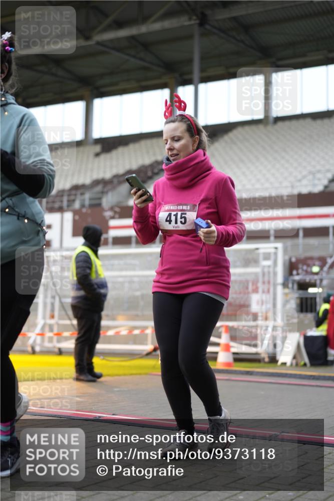 07.12.2025 - St. Pauli X-Mass-Run No. 15 Patografie http://msf.ph/oto/9373118 07.12.2025 11:58:41 Ziel 409, 413, 415, 419, 589, 3192, 3533, 4312, 4505 meine-sportfotos.de