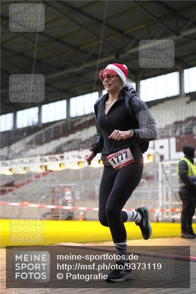 07.12.2025 - St. Pauli X-Mass-Run No. 15 Patografie http://msf.ph/oto/9373119 07.12.2025 11:58:51 Ziel 409, 413, 415, 419, 589, 1777, 3533, 4312 meine-sportfotos.de