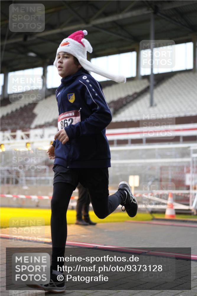 07.12.2025 - St. Pauli X-Mass-Run No. 15 Patografie http://msf.ph/oto/9373128 07.12.2025 11:59:09 Ziel 862, 1337, 1406, 4733, 4749, 4790 meine-sportfotos.de