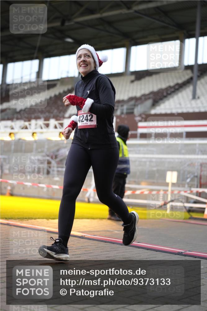 07.12.2025 - St. Pauli X-Mass-Run No. 15 Patografie http://msf.ph/oto/9373133 07.12.2025 11:59:18 Ziel 862, 1337, 1406, 4242, 4790 meine-sportfotos.de
