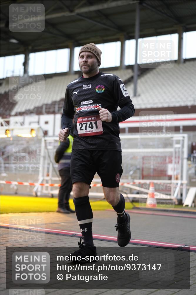 07.12.2025 - St. Pauli X-Mass-Run No. 15 Patografie http://msf.ph/oto/9373147 07.12.2025 11:59:29 Ziel 1864, 1868, 2627, 2630, 2741, 4242, 4306, 4744, 4754 meine-sportfotos.de