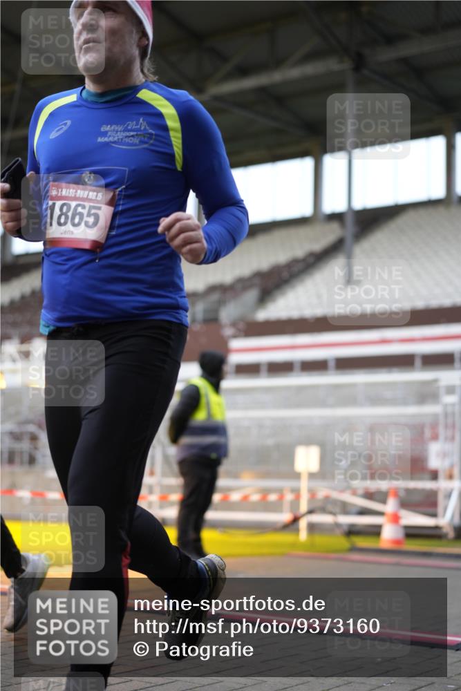 07.12.2025 - St. Pauli X-Mass-Run No. 15 Patografie http://msf.ph/oto/9373160 07.12.2025 11:59:35 Ziel 1864, 1865, 1868, 2627, 2630, 2741, 4306, 4744, 4754 meine-sportfotos.de