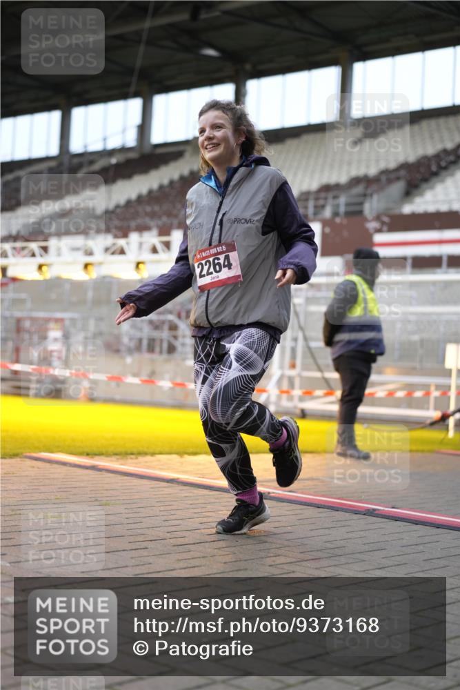 07.12.2025 - St. Pauli X-Mass-Run No. 15 Patografie http://msf.ph/oto/9373168 07.12.2025 12:00:13 Ziel 2264, 2267, 4743, 4752 meine-sportfotos.de