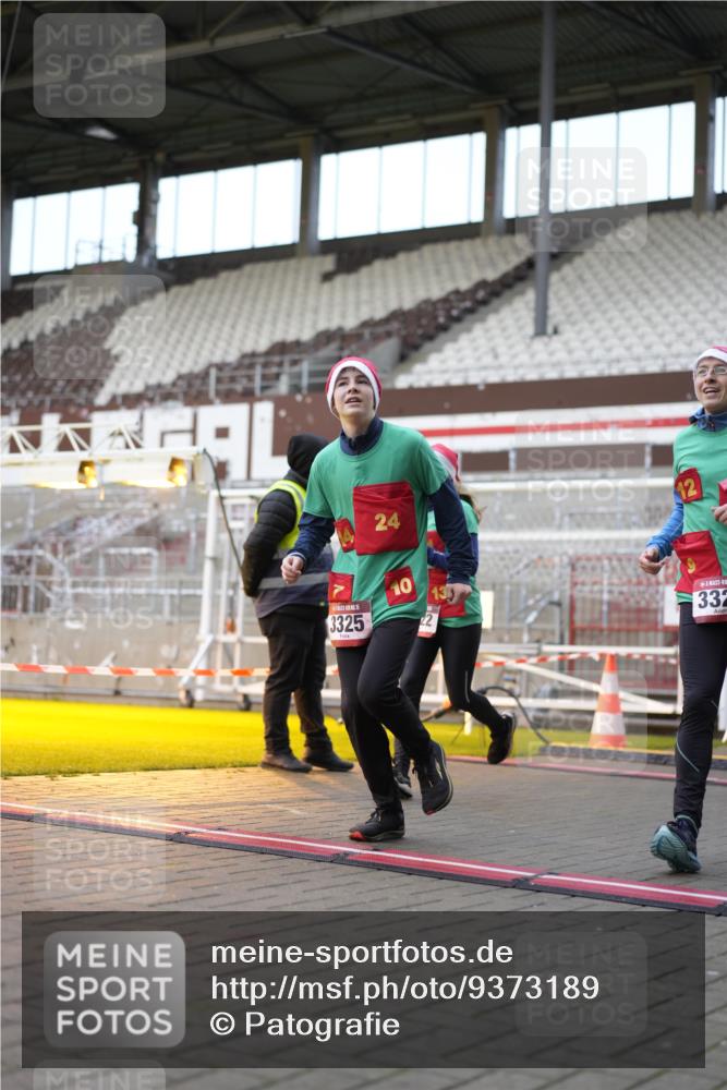 07.12.2025 - St. Pauli X-Mass-Run No. 15 Patografie http://msf.ph/oto/9373189 07.12.2025 12:00:39 Ziel 1225, 1443, 2032, 3318, 3322, 3323, 3325, 3584, 3587, 4723 meine-sportfotos.de