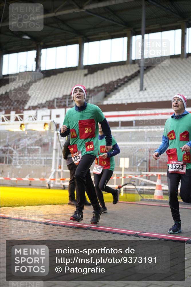 07.12.2025 - St. Pauli X-Mass-Run No. 15 Patografie http://msf.ph/oto/9373191 07.12.2025 12:00:39 Ziel 1225, 1443, 2032, 3318, 3322, 3323, 3325, 3584, 3587, 4723 meine-sportfotos.de