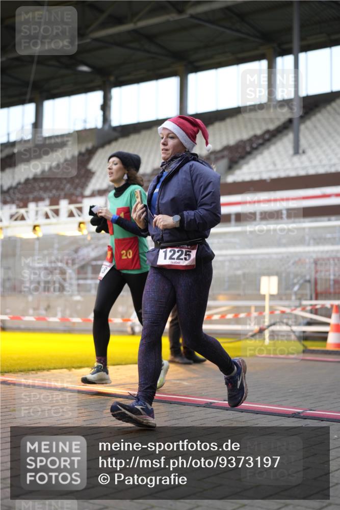 07.12.2025 - St. Pauli X-Mass-Run No. 15 Patografie http://msf.ph/oto/9373197 07.12.2025 12:00:41 Ziel 1225, 1443, 2032, 3318, 3322, 3323, 3325, 4723 meine-sportfotos.de