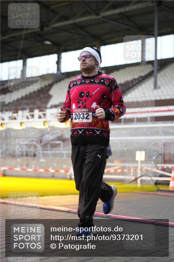 07.12.2025 - St. Pauli X-Mass-Run No. 15 Patografie http://msf.ph/oto/9373201 07.12.2025 12:00:43 Ziel 1225, 1443, 2032, 3318, 3322, 3323, 3325, 4723 meine-sportfotos.de