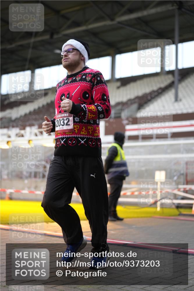 07.12.2025 - St. Pauli X-Mass-Run No. 15 Patografie http://msf.ph/oto/9373203 07.12.2025 12:00:43 Ziel 1225, 1443, 2032, 3318, 3322, 3323, 3325, 4723 meine-sportfotos.de