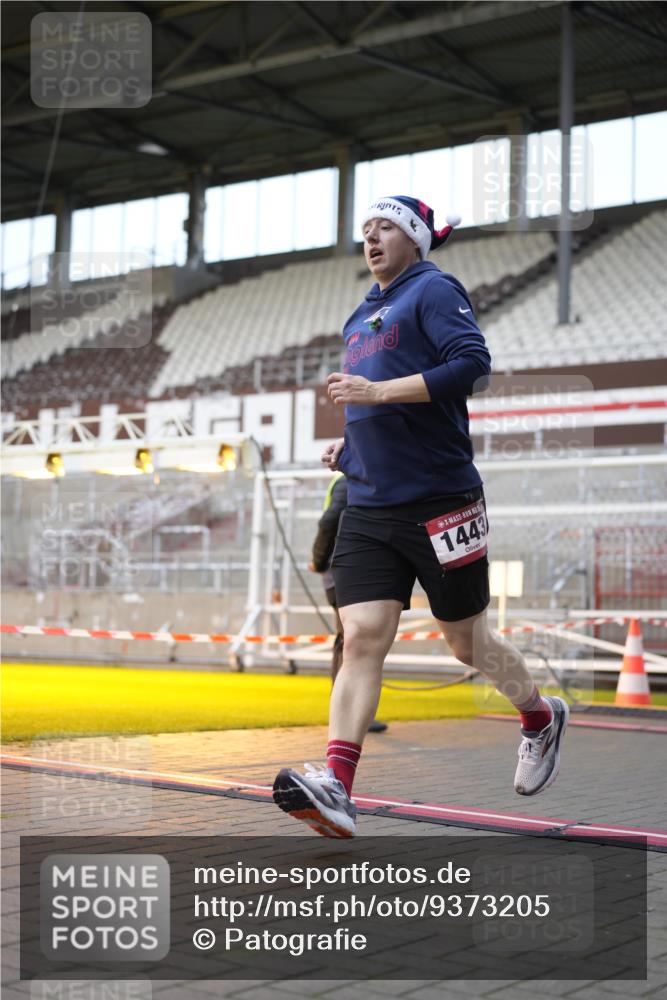 07.12.2025 - St. Pauli X-Mass-Run No. 15 Patografie http://msf.ph/oto/9373205 07.12.2025 12:00:44 Ziel 1225, 1443, 2032, 3318, 3322, 3323, 3325, 4723 meine-sportfotos.de