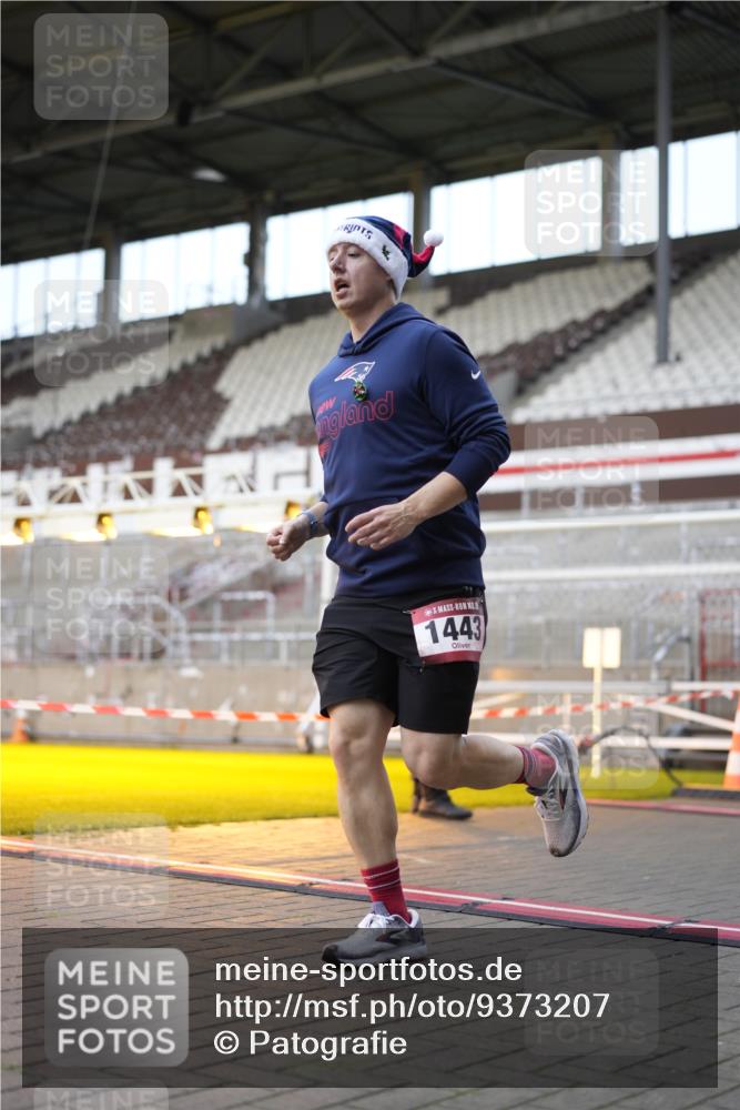 07.12.2025 - St. Pauli X-Mass-Run No. 15 Patografie http://msf.ph/oto/9373207 07.12.2025 12:00:45 Ziel 1225, 1443, 2032, 3318, 3322, 3323, 3325, 4723 meine-sportfotos.de
