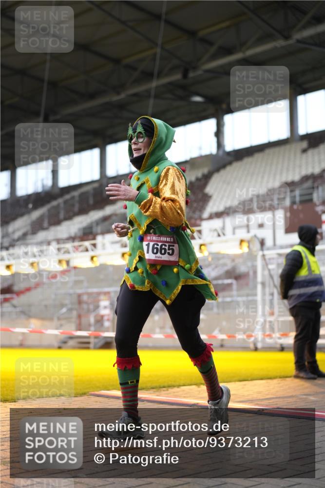 07.12.2025 - St. Pauli X-Mass-Run No. 15 Patografie http://msf.ph/oto/9373213 07.12.2025 12:00:53 Ziel 124, 1225, 1443, 1635, 1665, 1880, 2032, 3318, 3322, 3323, 3325 meine-sportfotos.de