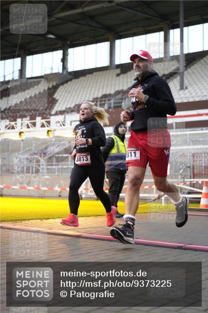 07.12.2025 - St. Pauli X-Mass-Run No. 15 Patografie http://msf.ph/oto/9373225 07.12.2025 12:01:05 Ziel 124, 1635, 1665, 1880, 1923, 1928, 2463, 3811, 3813, 3992 meine-sportfotos.de