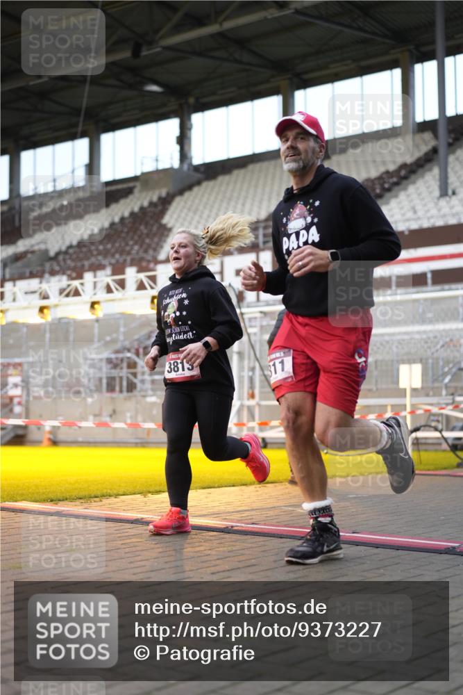 07.12.2025 - St. Pauli X-Mass-Run No. 15 Patografie http://msf.ph/oto/9373227 07.12.2025 12:01:06 Ziel 124, 1635, 1665, 1880, 1923, 1928, 2463, 3811, 3813, 3992 meine-sportfotos.de