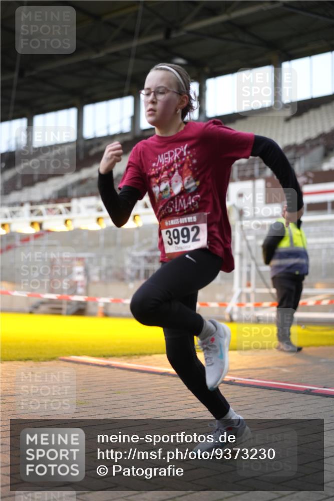 07.12.2025 - St. Pauli X-Mass-Run No. 15 Patografie http://msf.ph/oto/9373230 07.12.2025 12:01:07 Ziel 124, 1635, 1665, 1880, 1923, 1928, 2463, 3811, 3813, 3992 meine-sportfotos.de