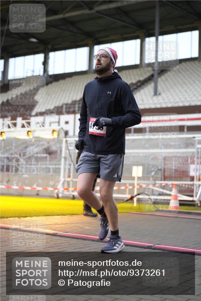 07.12.2025 - St. Pauli X-Mass-Run No. 15 Patografie http://msf.ph/oto/9373261 07.12.2025 12:01:34 Ziel 1719, 1786, 2987, 2991, 3385, 3463, 3531, 3981, 3990, 4753 meine-sportfotos.de